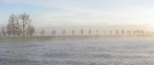 water_wordt_ijs_5033 Door de invallende koude wordt het water vast voorgekoeld