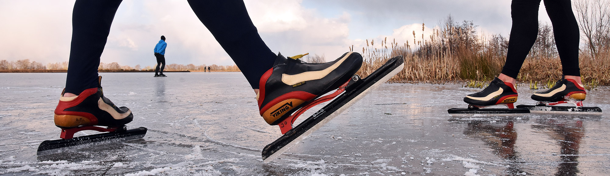 Natuurijswijzer Wegwijs op natuurijs veilig schaatsen op het ijs van de natuur met een Natuurijswijzer Wegwijs op natuurijs veilig schaatsen op het ijs van de natuur met een