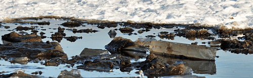 Te dun ijs kan het begeven doordat te veel schaatsers op het ijs komen