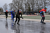 Winterswijk: schaatsen op natuurijs in april