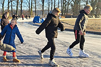 Wachten op een beetje vorst voor een beetje ijs